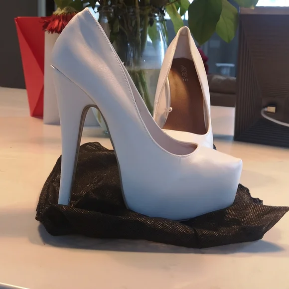 Pumps - Picture 2 of 7